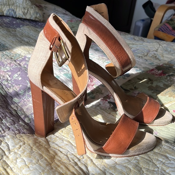 Brown beige sandals - Picture 2 of 8